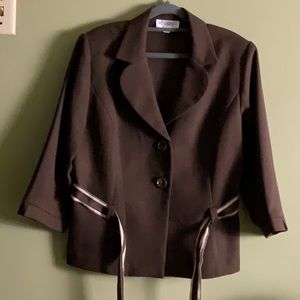 Studio 1 2pc skirt suit size 16 perfect condition